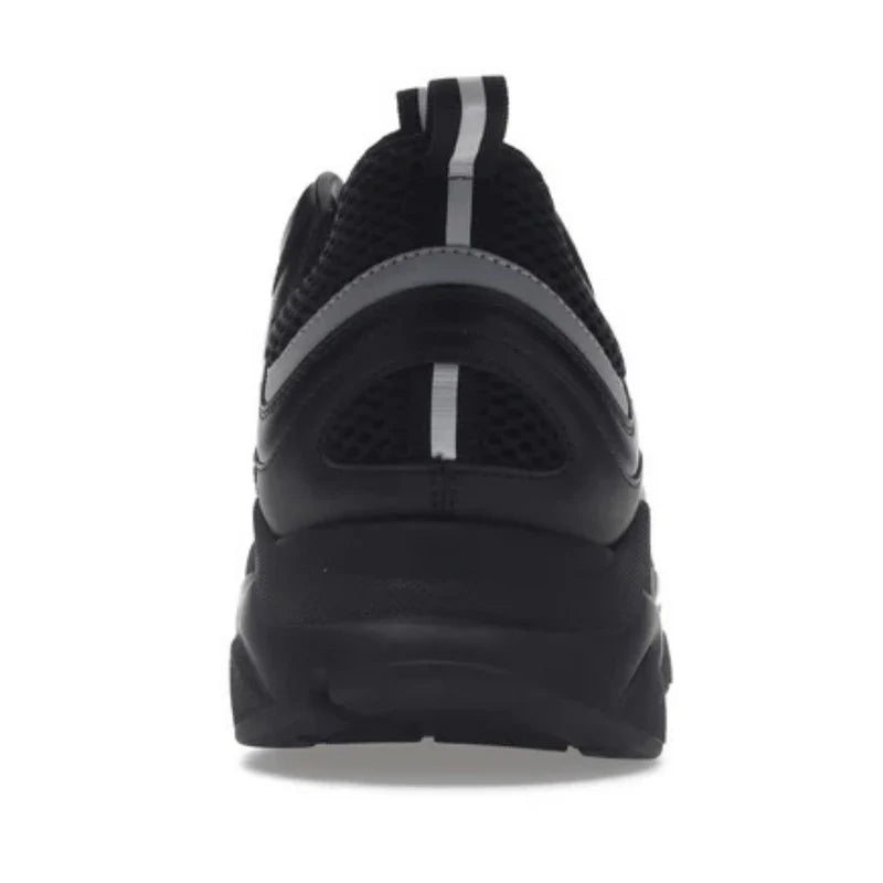 B22 BLACK